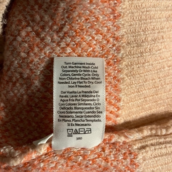 Terra & Sky Women’s Animal Print Plus Size Sweater - Picture 6 of 6